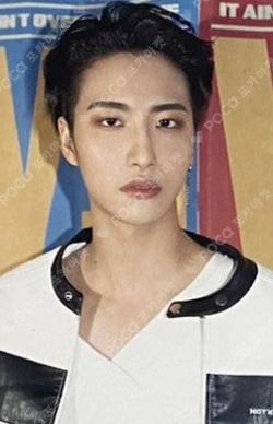 BEYOND : ZERO STANDARD SEONGHWA photocard image