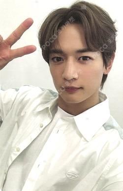 2025 SEASON'S GREETINGS MINHO photocard image