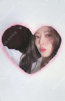 ITZY YUNA photocard image