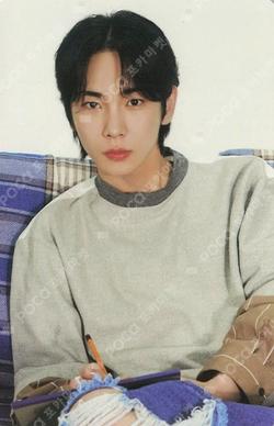 2025 SEASON'S GREETINGS Key photocard image