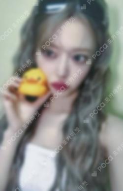 LE SSERAFIM SAKURA photocard image