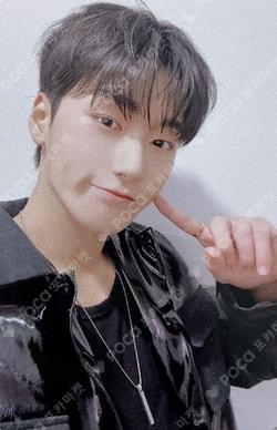 ATEEZ WORLD TOUR [TOWARDS THE LIGHT : WILL TO POWER] IN EUROPE ATINY ZONE SAN photocard image