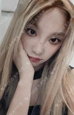 I feel TOU Creculture YUQI photocard image