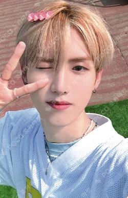Youth Chapter 2 : YOUTH DEFICIENCY EVERLINE YEWANG photocard image