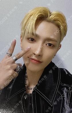 ATEEZ WORLD TOUR [TOWARDS THE LIGHT : WILL TO POWER] IN EUROPE ATINY ZONE HONGJOONG photocard image