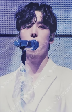 ATEEZ WORLD TOUR [THE FELLOWSHIP : BREAK THE WALL] IN CHIBA DVD/Blu-ray YUNHO photocard image