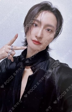 ATEEZ WORLD TOUR [TOWARDS THE LIGHT : WILL TO POWER] IN EUROPE ATINY ZONE SEONGHWA photocard image