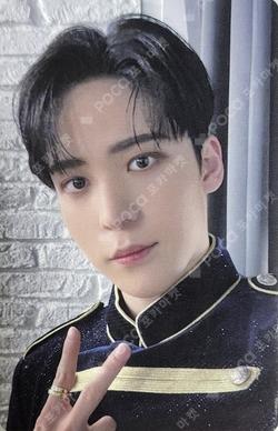 ATEEZ 2022 WORLD TOUR [THE FELLOWSHIP : BEGINNING OF THE END] in JAPAN YUNHO photocard image