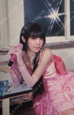 2025 YENA 1ST CONCERT A Different World Starting from Nemo! Journey  in Japan RANDOM PHOTOCARD