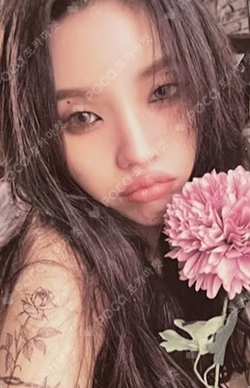 I feel WITHMUU LUCKY DRAW SOYEON photocard image