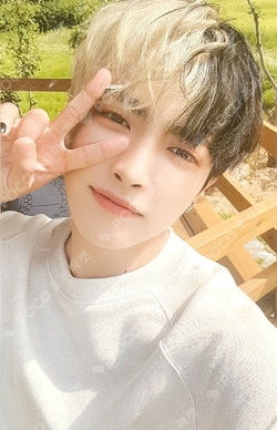 Pocamarket, ATEEZ HONGJOONG ATEEZ 2022 SUMMER PHOTOBOOK K-pop