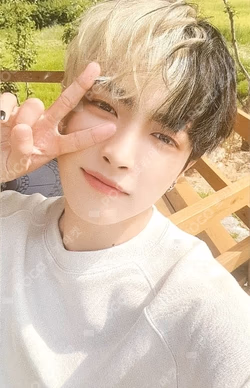 ATEEZ 2022 SUMMER PHOTOBOOK KQ SHOP