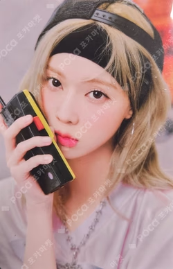 2025 SEASON'S GREETINGS RANDOM TRADING CARD [A ver.] WINTER photocard image