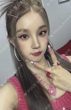 I feel APPLEMUSIC LUCKY DRAW YUQI photocard image