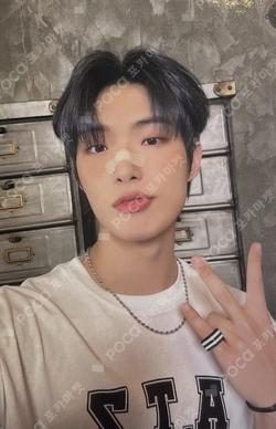 ATEEZ X WONDERWALL MINGI photocard image