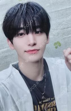 2025 SEASON'S GREETINGS CRAVITY'S BFF TRIP MUSICPLANT JUNGMO photocard image