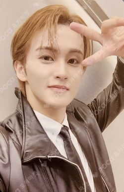 2025 SEASON'S GREETINGS RANDOM TRADING CARD [A ver.]