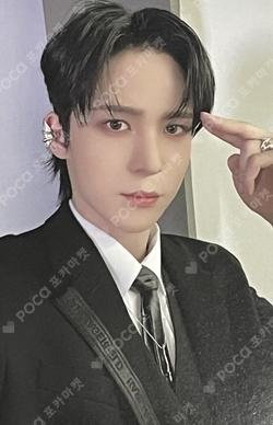 THE WORLD EP.2 : OUTLAW Target Exclusive YUNHO photocard image