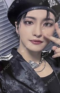 THE WORLD EP.2 : OUTLAW fromm store LUCKY DRAW SEONGHWA photocard image