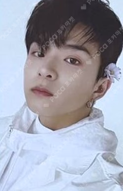 THE SECOND STEP : CHAPTER ONE PHOTOBOOK ver. BLUE ver.