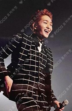 SHINee WORLD IV : The 4th Stage ONEW photocard image