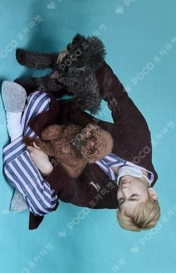 2020 SEASON'S GREETINGS YIZHIYU Key photocard image