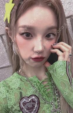I feel KMS YUQI photocard image
