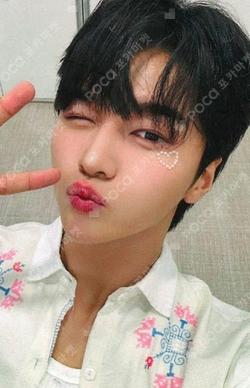 Weekend EVERLINE CHAJUNHO photocard image