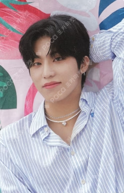 TREASURE 2nd ANNIVERSARY MAGAZINE RANDOM PHOTO CARD SET