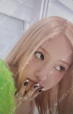 BORN PINK KMS LUCKY DRAW ROSE photocard image