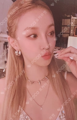 HEAT BLAZE VER. YUQI photocard image