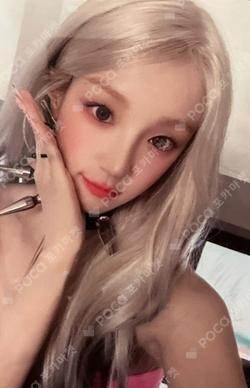 YUQ1 Target Exclusive YUQI photocard image