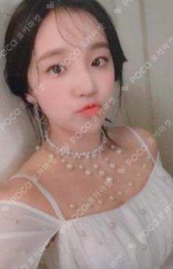 I trust Official Fancafe Event YUQI photocard image