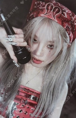 YUQI : HAPPY FREAK DAY POP-UP Photo Card Set