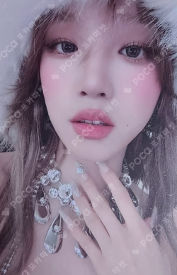 2  1 Ver. YUQI photocard image