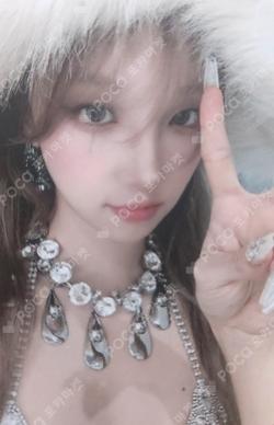 2 Jewel ver. YUQI photocard image