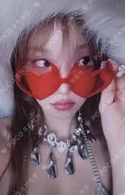 2 APPLEMUSIC LUCKY DRAW YUQI photocard image