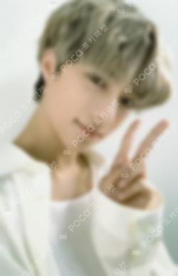 The Dream Chapter: MAGIC PAPER FRAME BEOMGYU photocard image