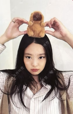 Ruby MAKESTAR LUCKY DRAW JENNIE photocard image