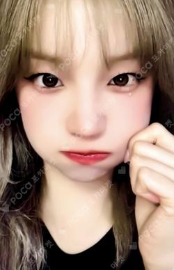 2 K-MONSTAR YUQI photocard image