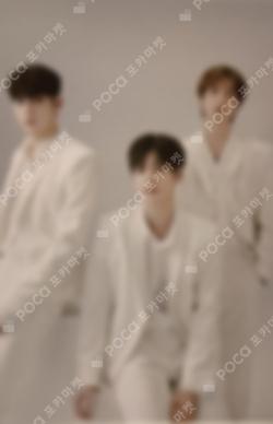 TOMORROW X TOGETHER WORLD TOUR ACT : LOVE SICK Mini Photo Card Unit photocard image