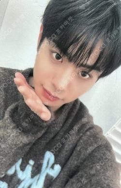 HOT MESS WHOSFAN KEITA photocard image