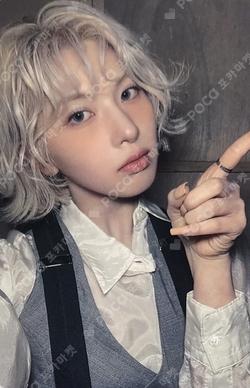 Fe3O4: FORWARD Blue Dream Media BAE photocard image