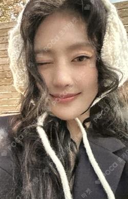 HER BROADCAST MINNIE photocard image