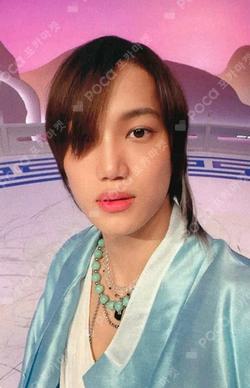 Peaches YIZHIYU KAI photocard image