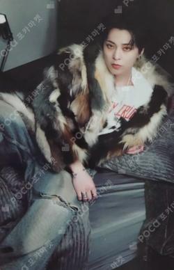 Interview X kiwee ALBUM Ver. XIUMIN photocard image