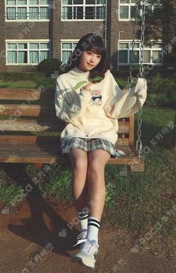 The world of my seventeen 2 yena kit YENA photocard image