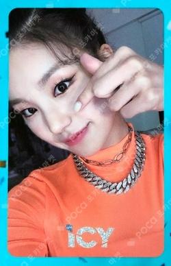 IT'z ICY YEJI photocard image