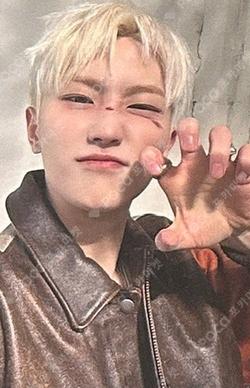 For Real? APPLEMUSIC TAEHUN photocard image