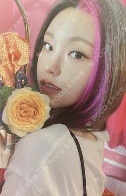 CRAZY IN LOVE YEJI photocard image